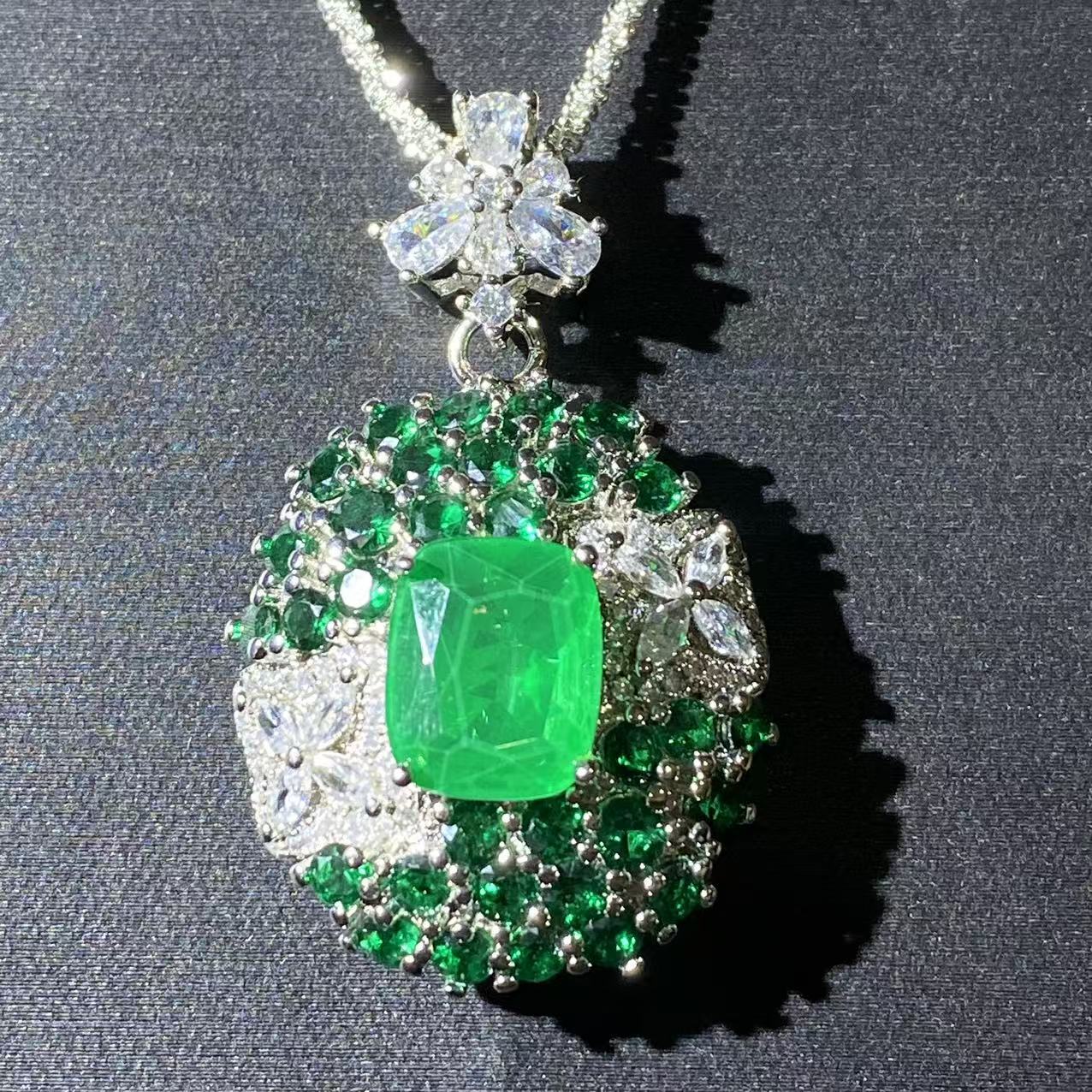 精选b288-典藏轻奢-重工豪华吊坠