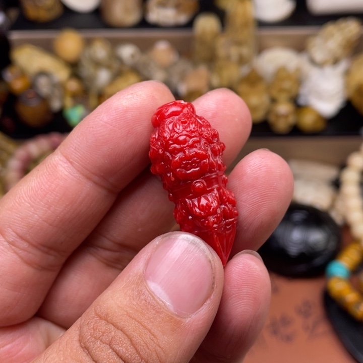 驼骨摆件人攻击样子