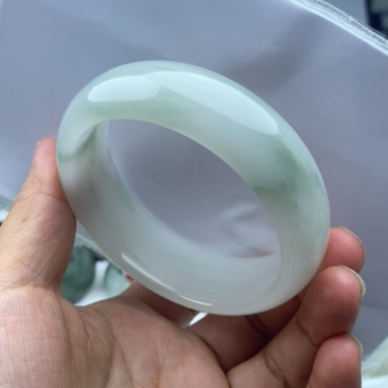 石英质玉（金丝玉）手镯未镶嵌