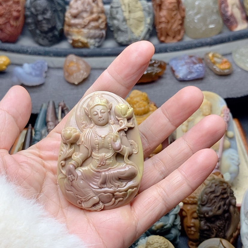 【闪购商品】定制石英质玉吊坠未镶嵌