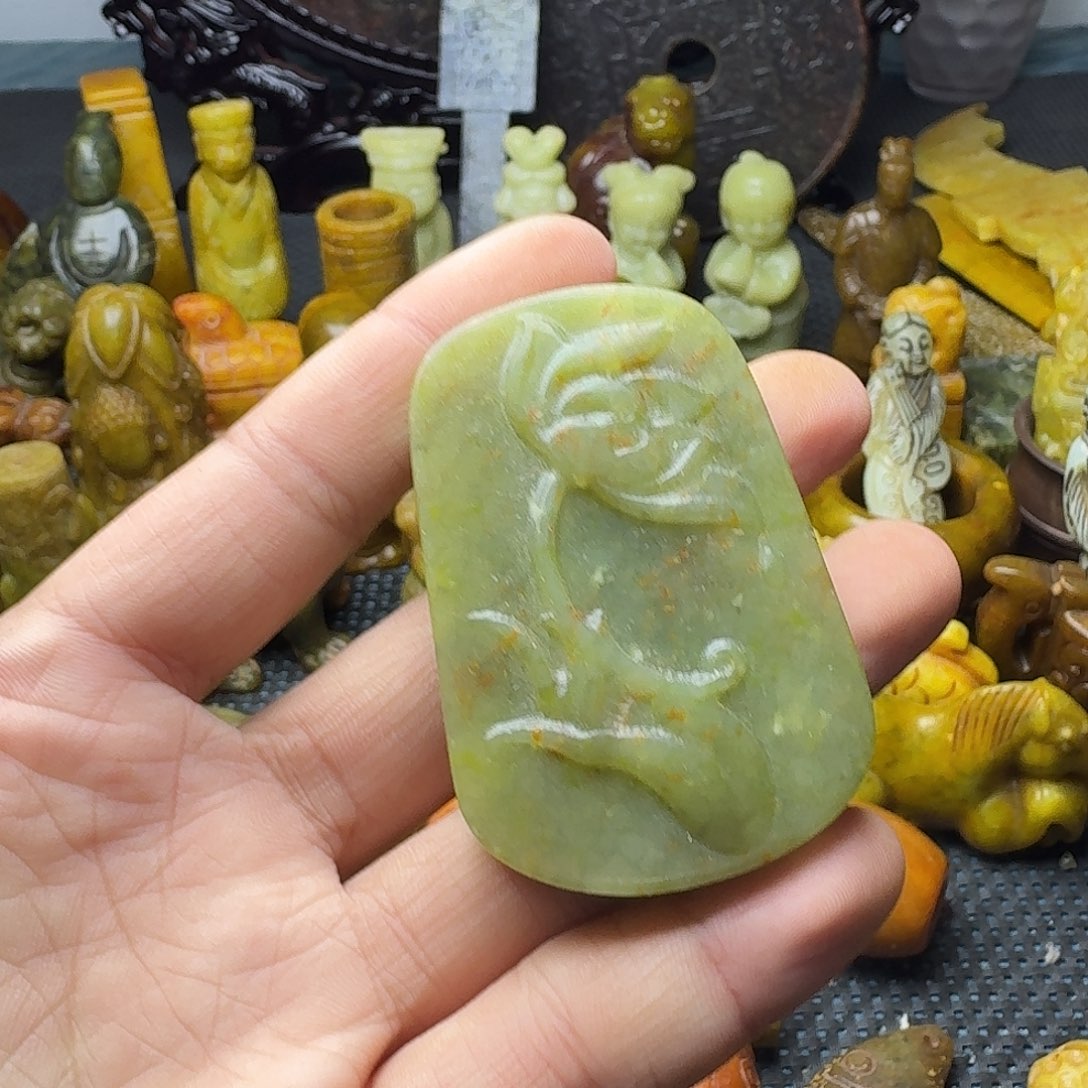 白玉菩提吊坠。。。