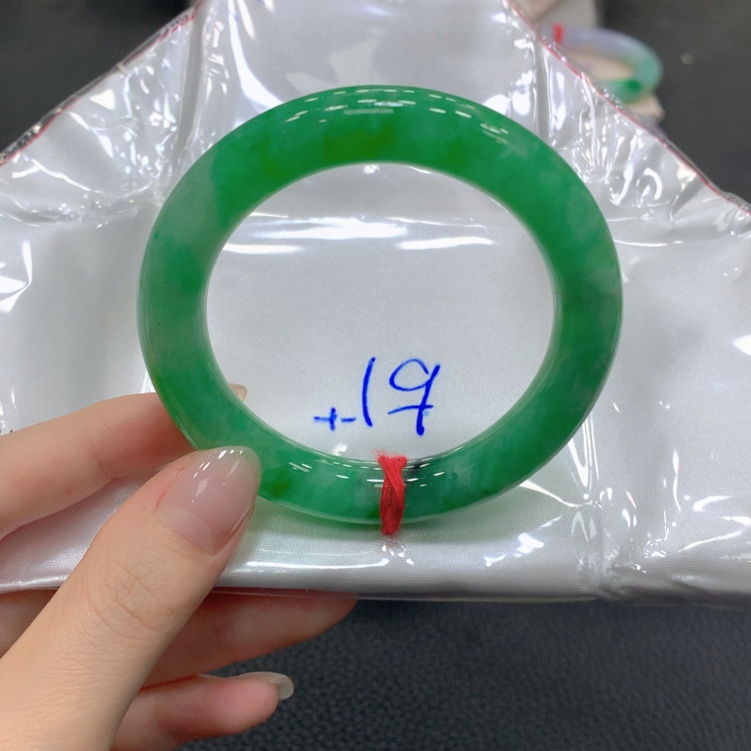 翡翠未镶嵌手镯3号