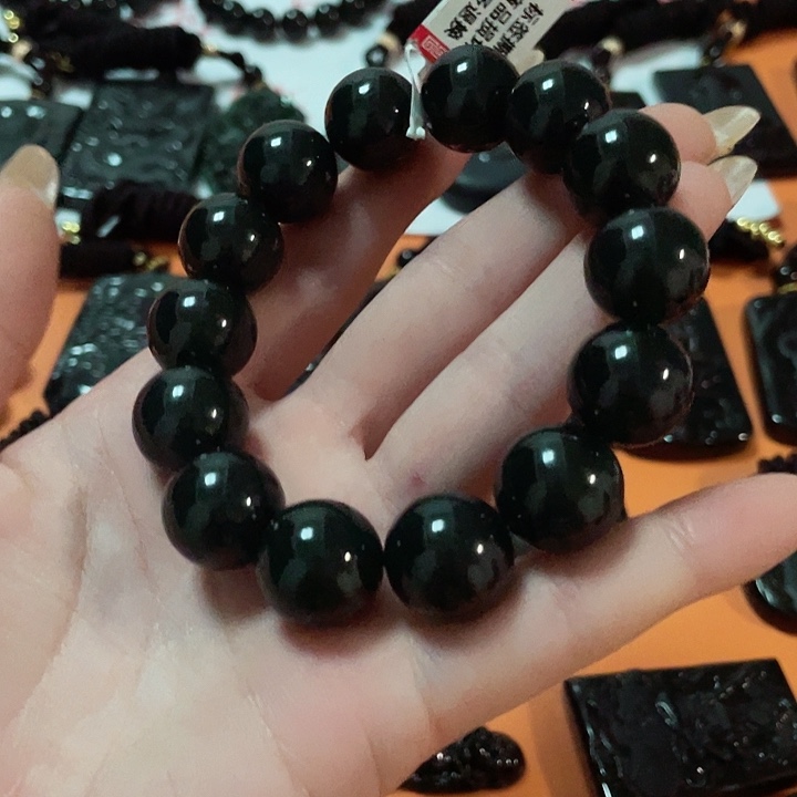 翡翠颈饰未镶嵌世**大