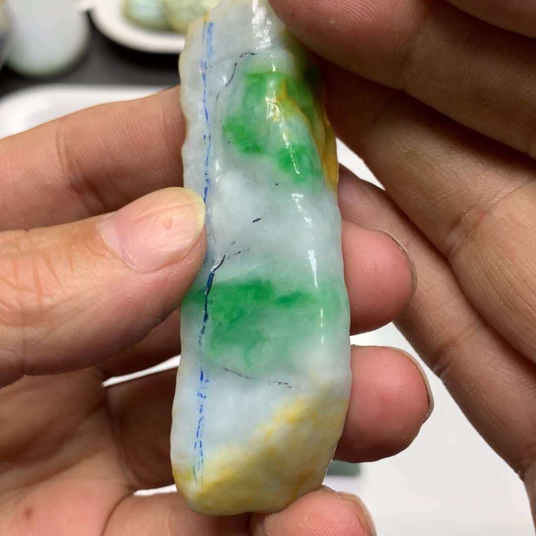 翡翠颈饰未镶嵌翡翠