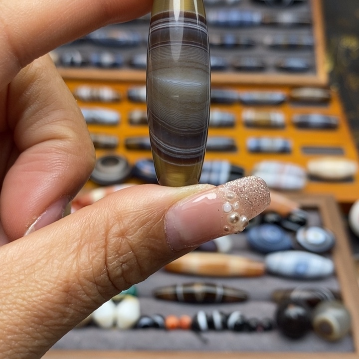 玛瑙/玉髓颈饰未镶嵌云**轻