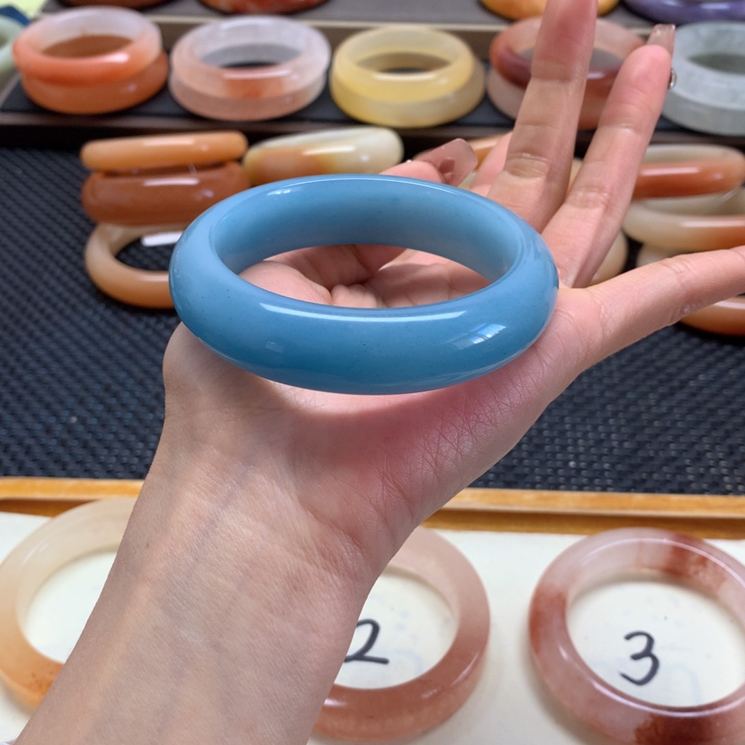 石英质玉手镯未镶嵌程*峡