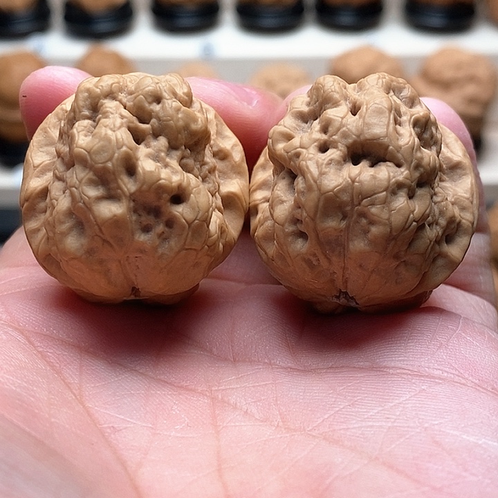 文玩核桃把件………………………………