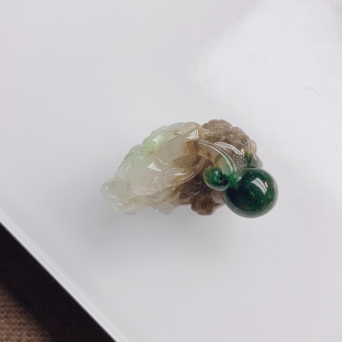 雪***狐独山玉未镶嵌颈饰