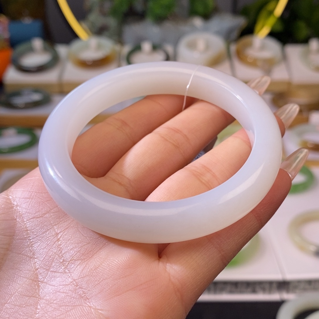 和田玉手镯未镶嵌56