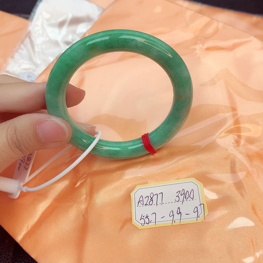 翡翠未镶嵌手镯缅甸翡翠