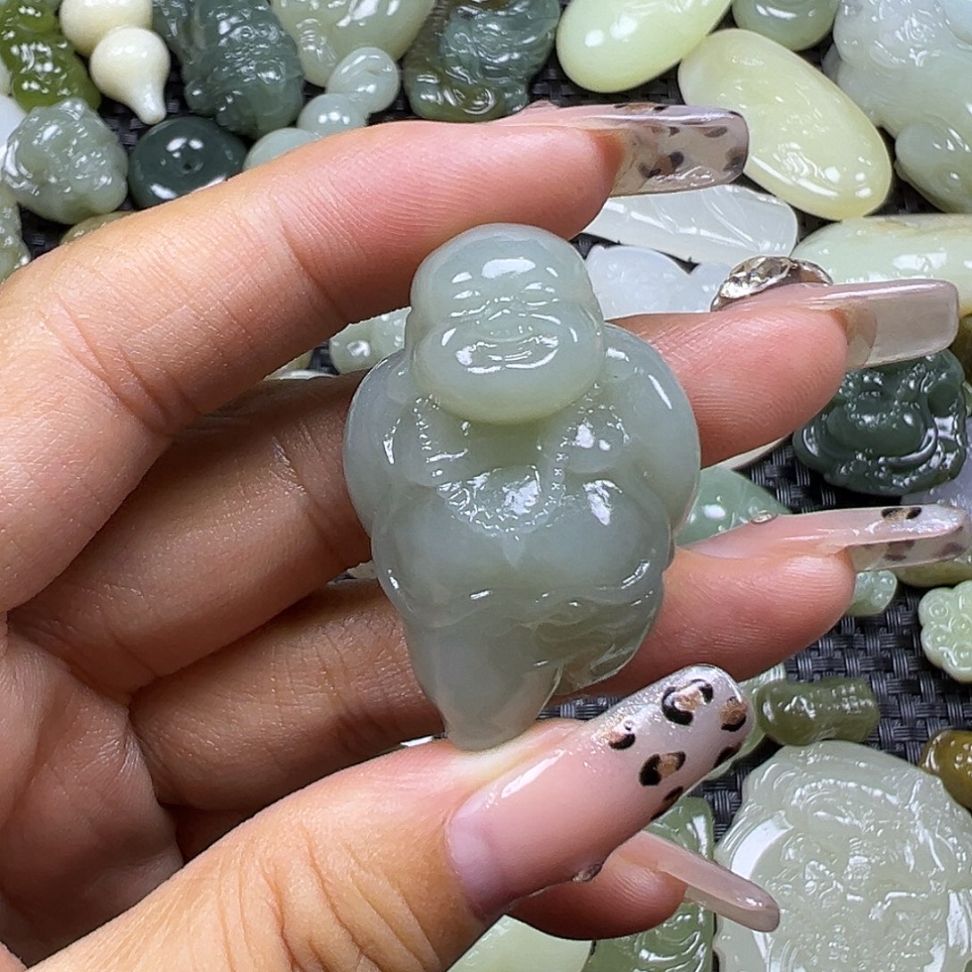 人***醒颈饰未镶嵌和田玉