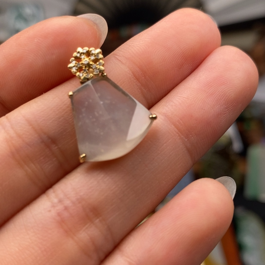 翡翠颈饰18K金镶嵌缅甸翡翠吊坠项链