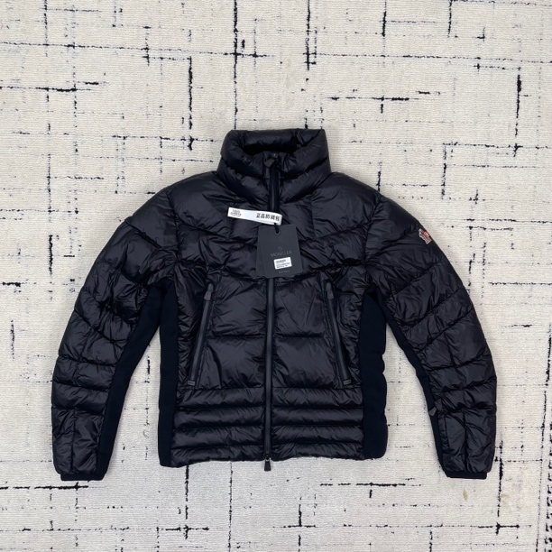 未使用 MONCLER CANMORE 滑雪系列黑色立领短款羽绒服 2码 1869