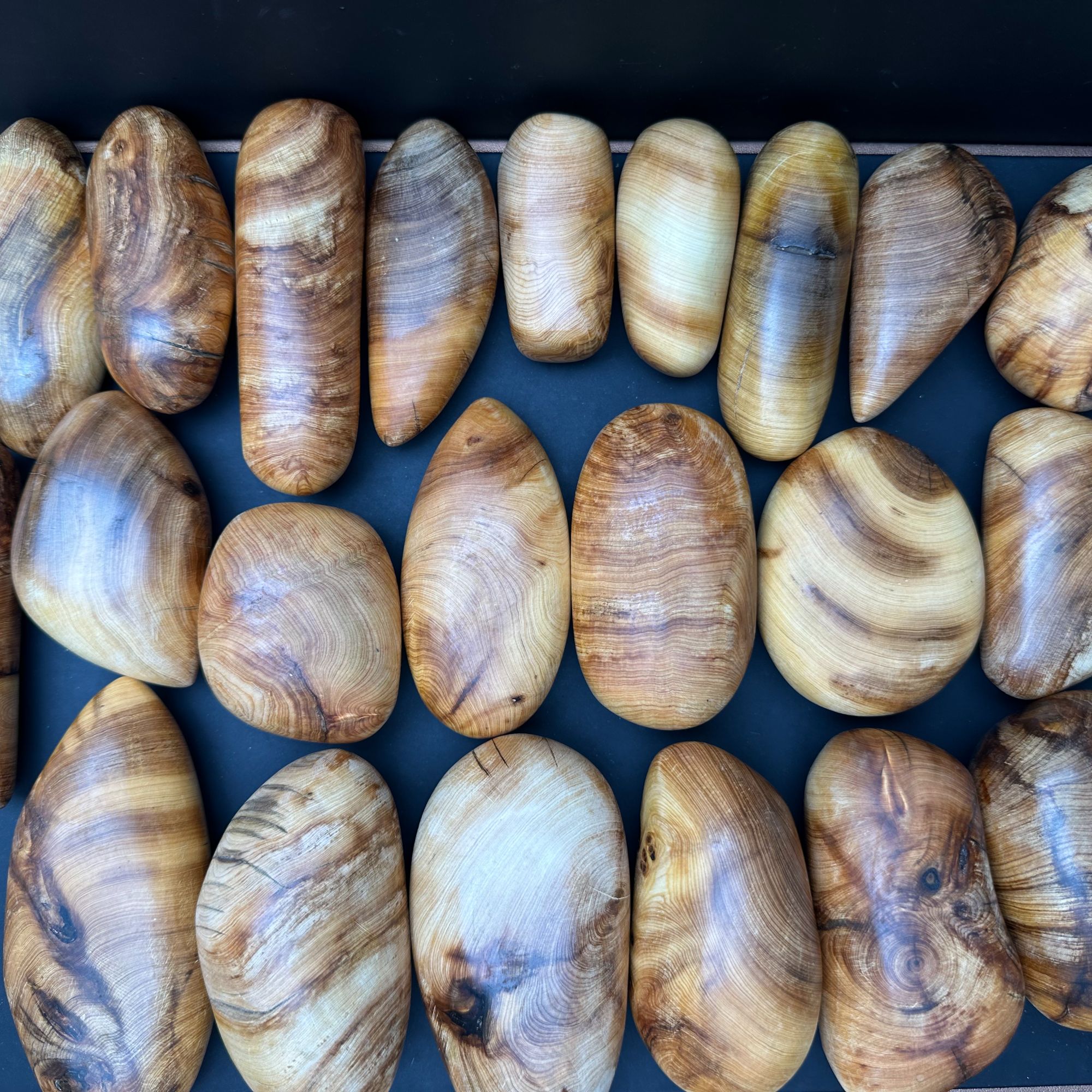 柏柏天然风化裂随形手把件摆件多样性发货