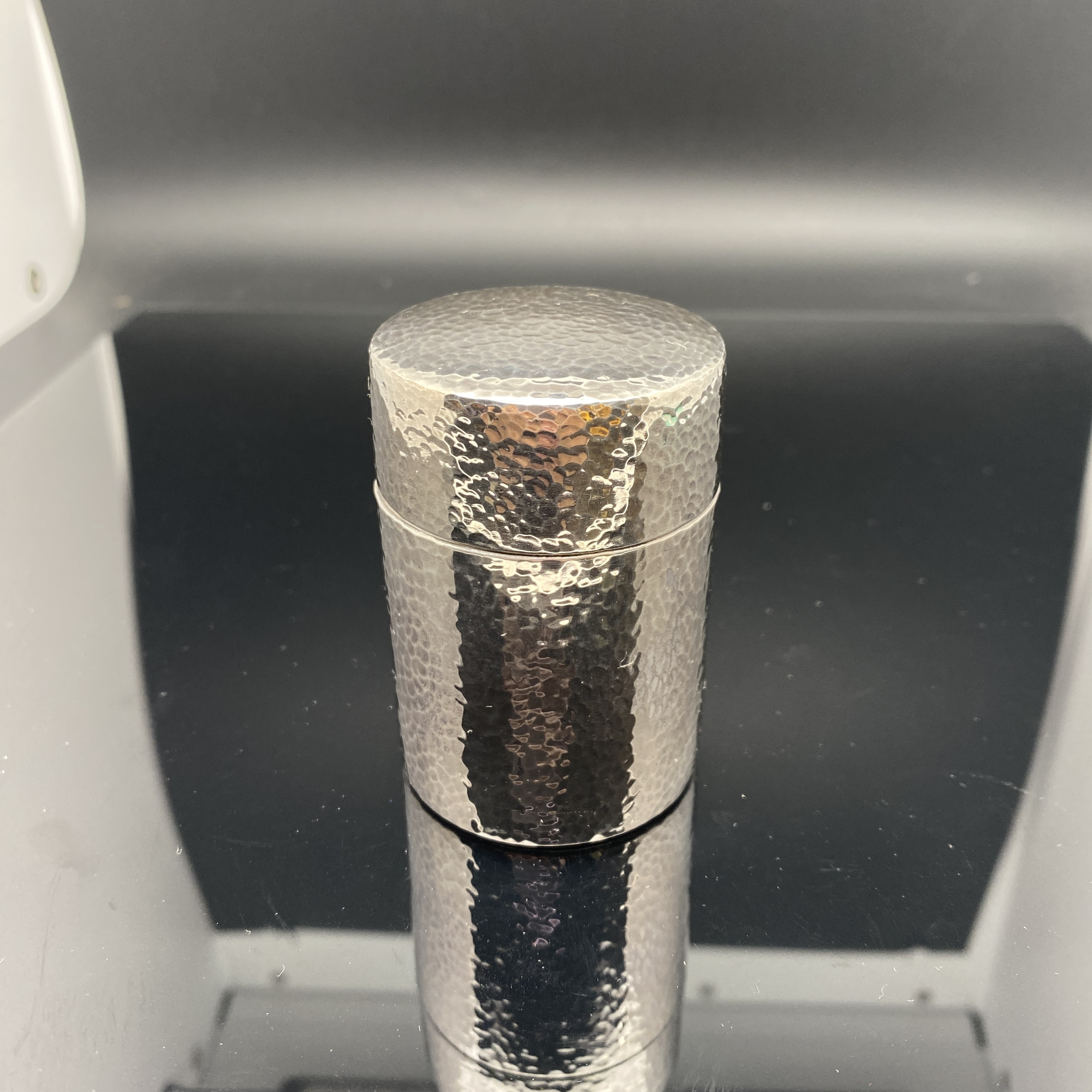 足银银制品 B0115GMD568足银铆钉锤纹茶罐（6995）