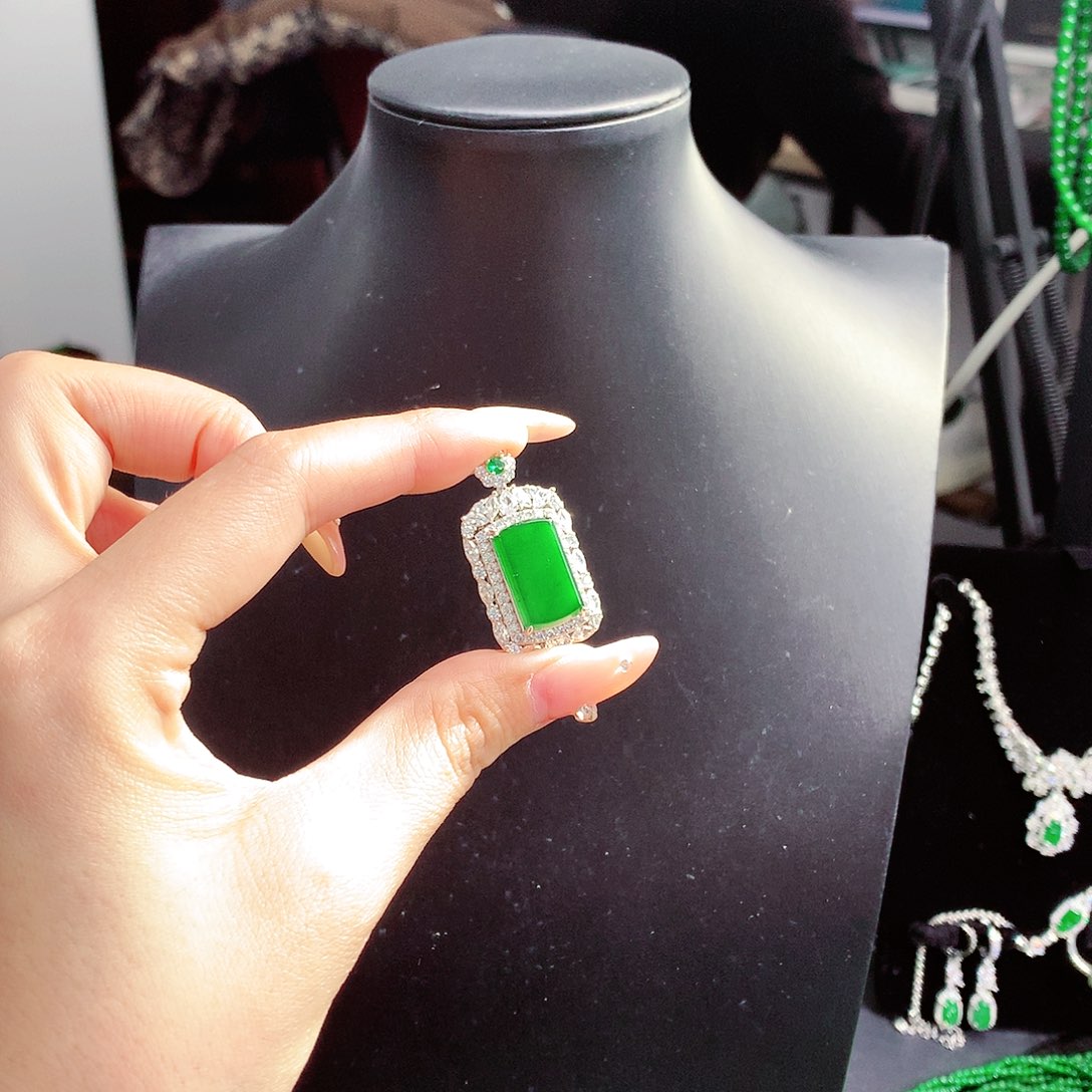 翡翠手链未镶嵌翡翠