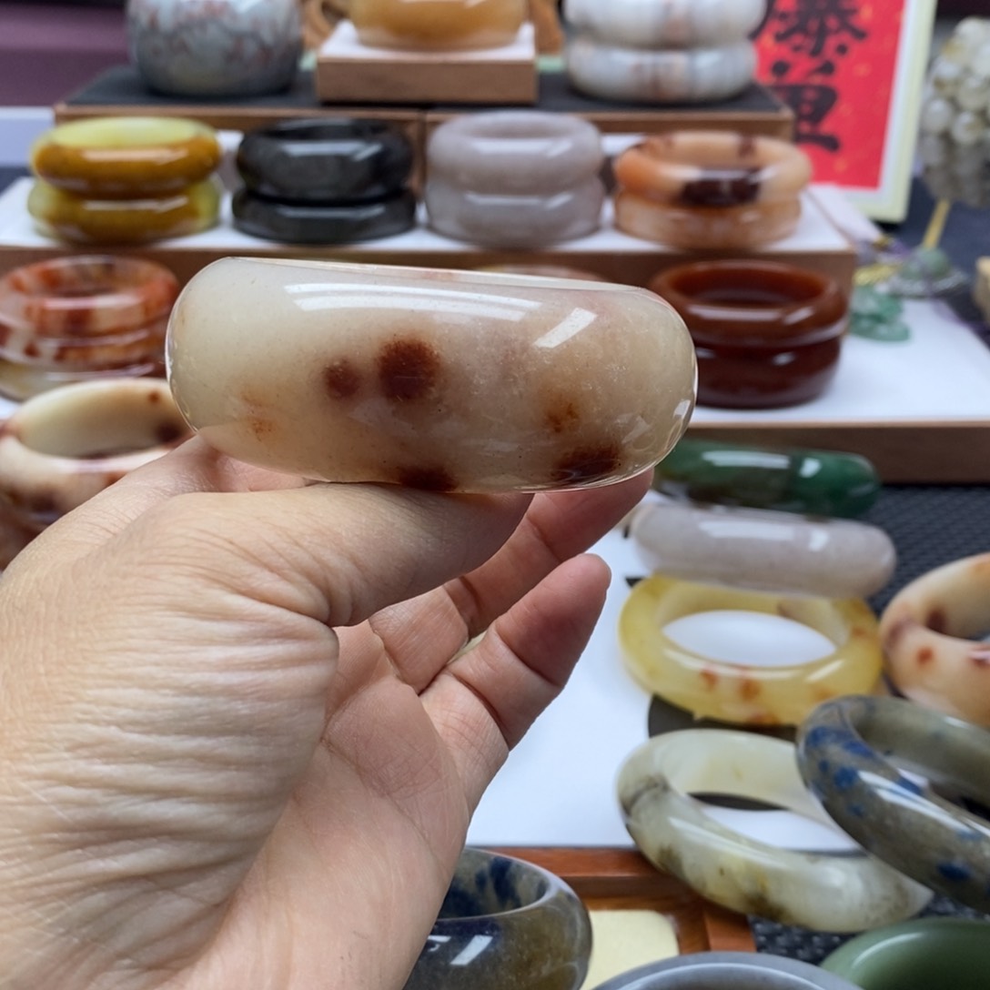 石英质玉手镯未镶嵌可****8