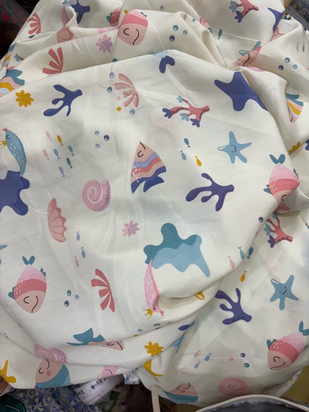 精梳棉棉绸！米色底海底世界数码花1.45幅宽