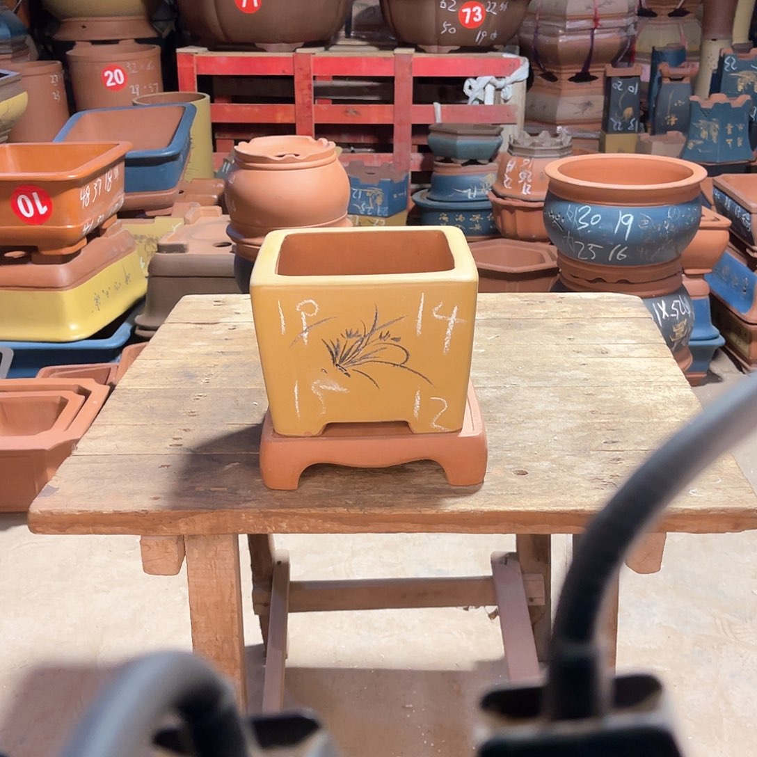 紫砂花盆四方盆一个