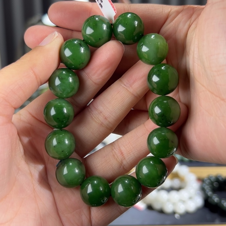 和田玉手串未镶嵌俄罗斯碧玉辣阳绿卡16圆珠