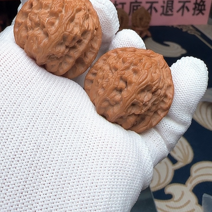 桃核吊坠全品白狮子36➕