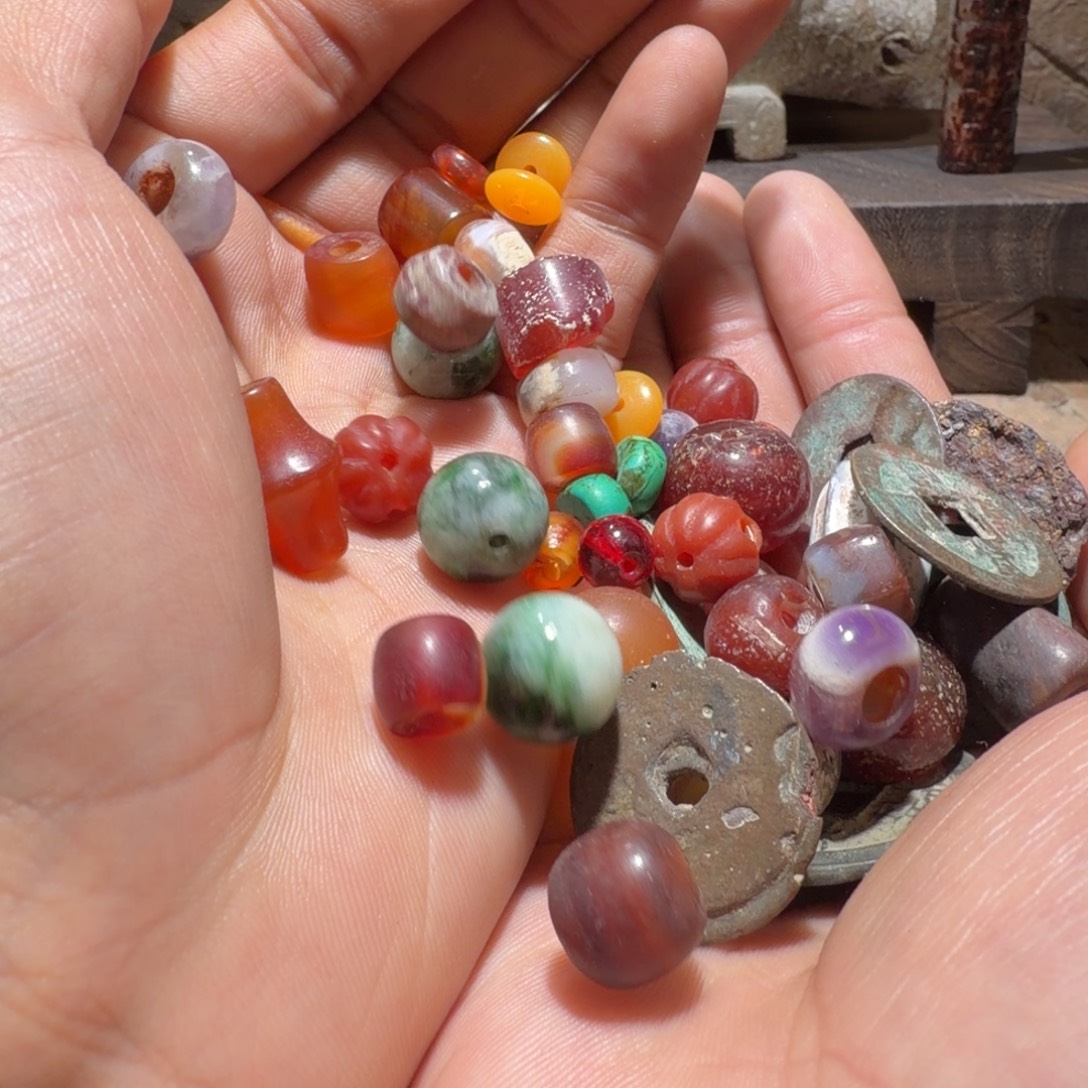 王***甯和田玉（糖玉）未镶嵌颈饰