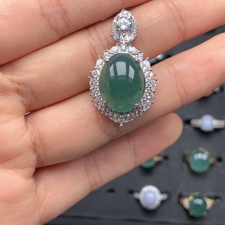 翡翠未镶嵌戒指吊坠