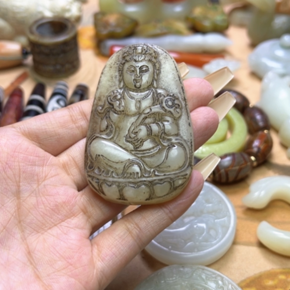 【闪购商品】蛇纹石玉颈饰未镶嵌