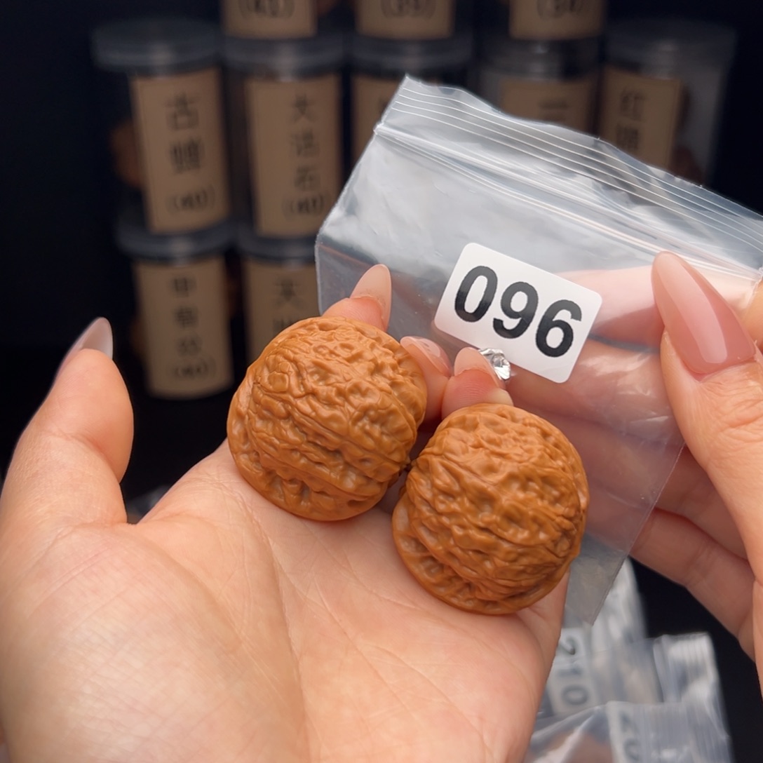 文玩核桃吊坠乾隆磨39+