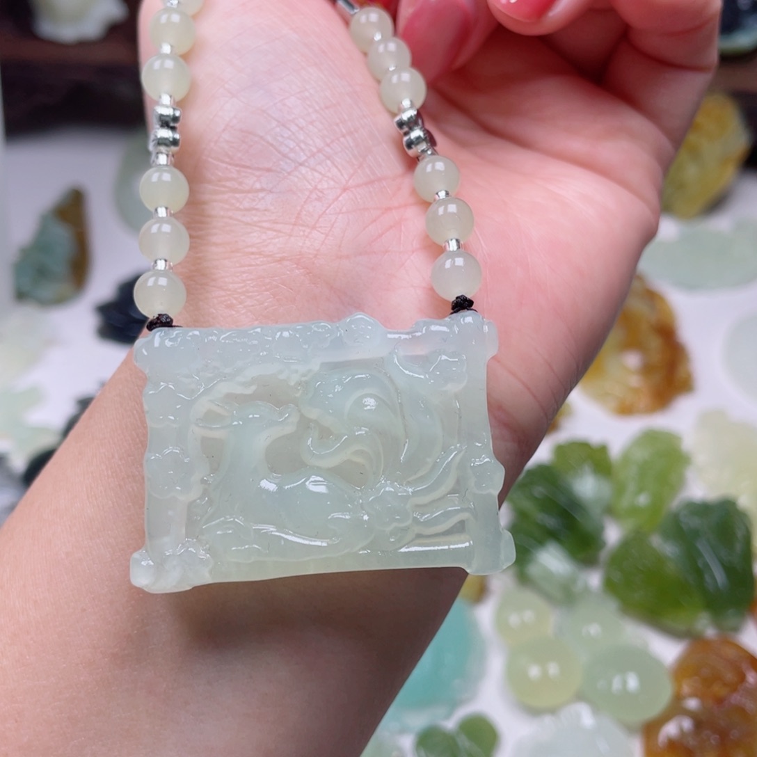 蛇纹石玉颈饰未镶嵌