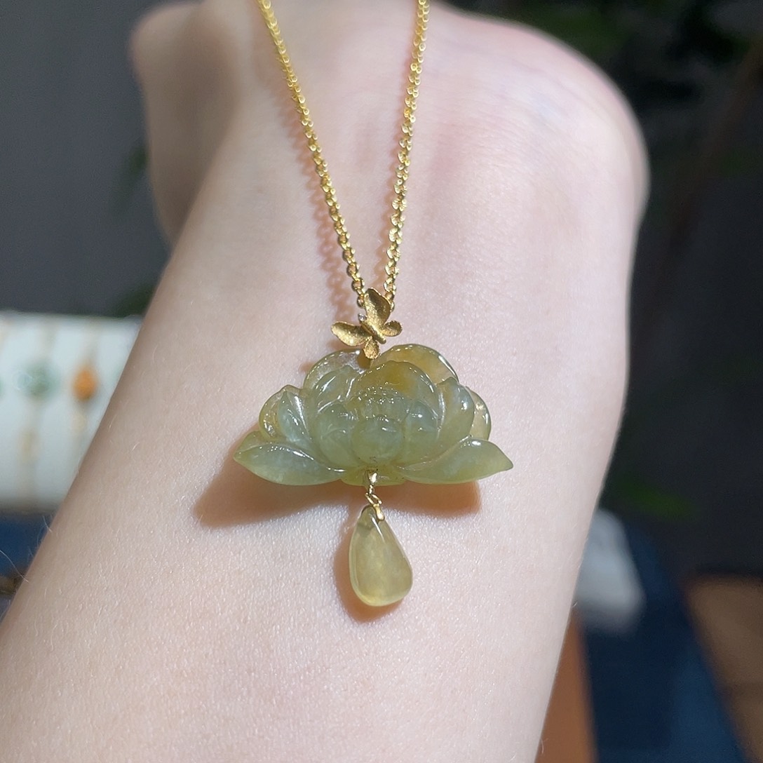翡翠18K金镶嵌吊坠(不含链)冰黄莲花