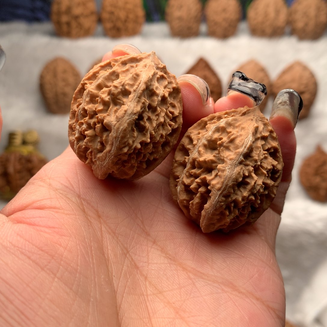 文玩核桃吊坠小武核桃18