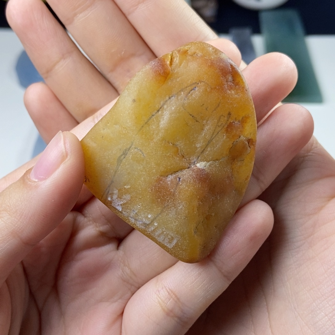 老***吴定制翡翠未镶嵌定制翡翠未镶嵌