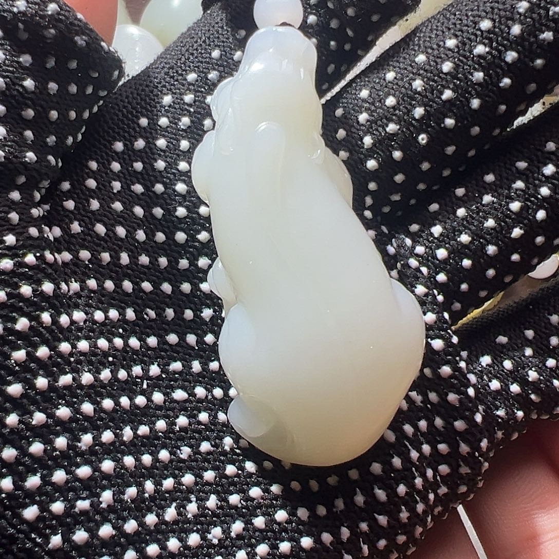 平***乐和田玉未镶嵌颈饰