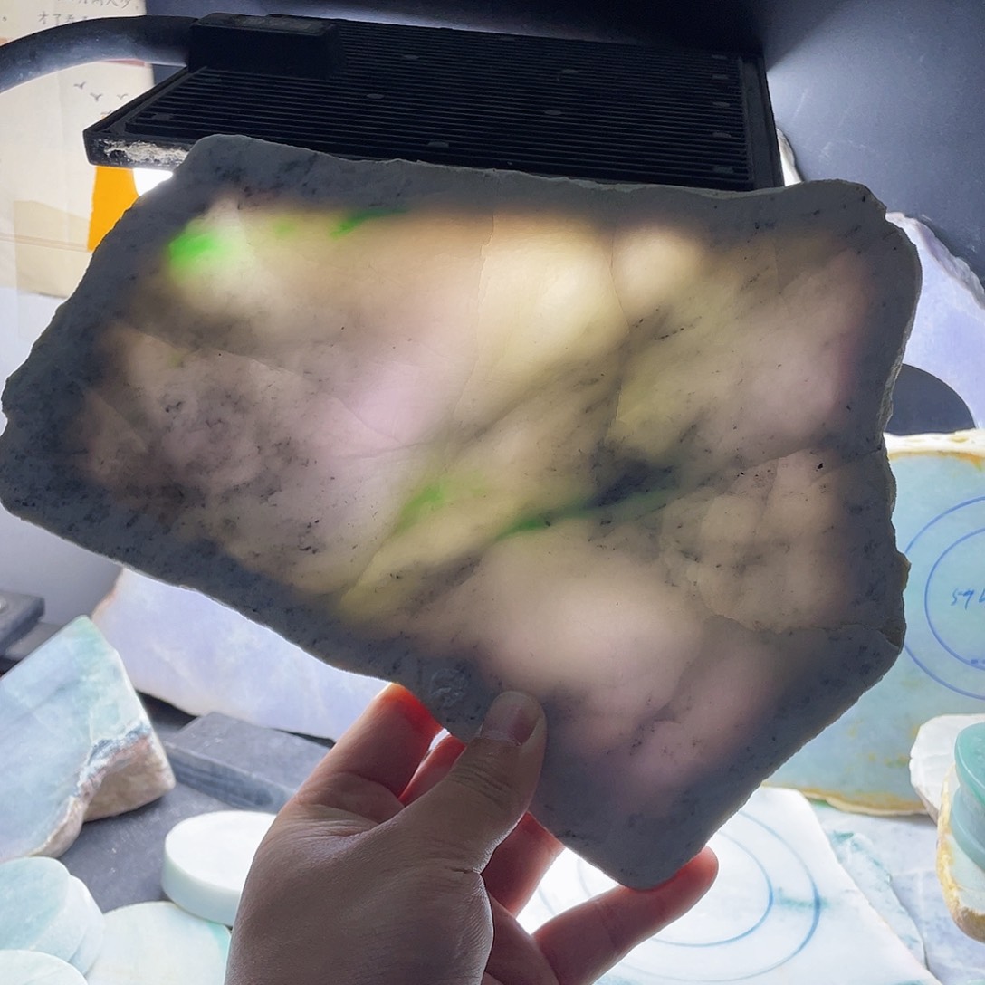 翡翠颈饰未镶嵌毛料48