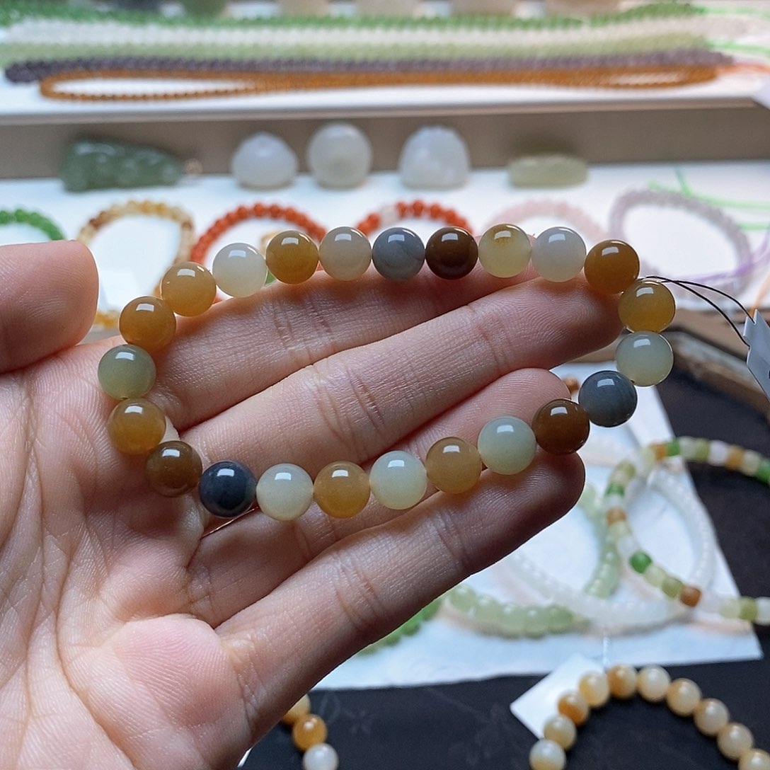 和田玉手链未镶嵌楼兰三色卡八