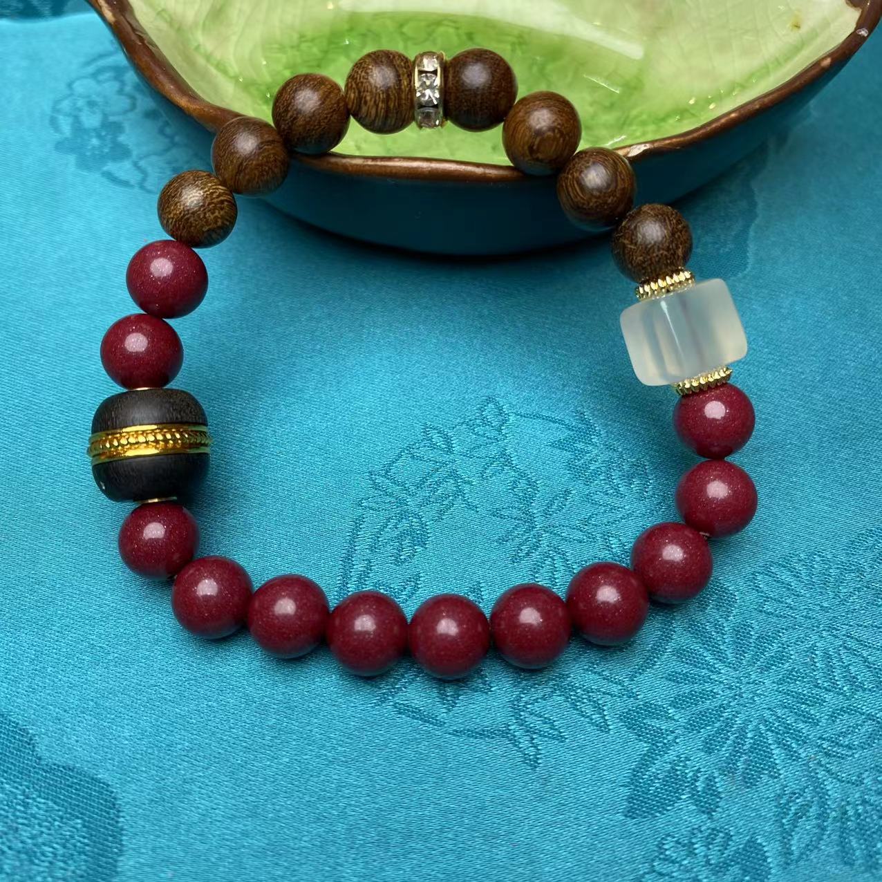 含辰砂工艺品高含量朱砂紫金砂设计款木配珠手串保真朱砂卡卡8mm