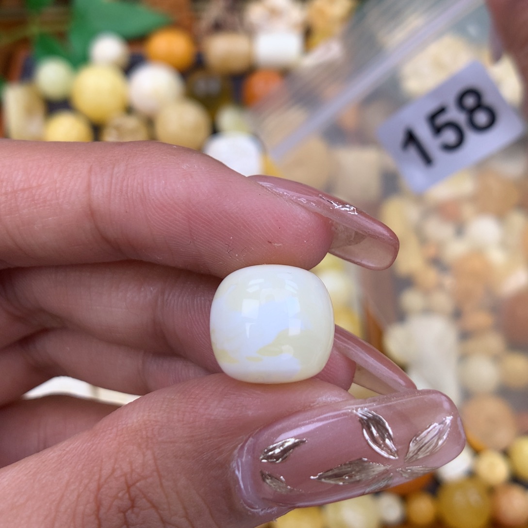 琥珀珠宝奇石未镶嵌12.8