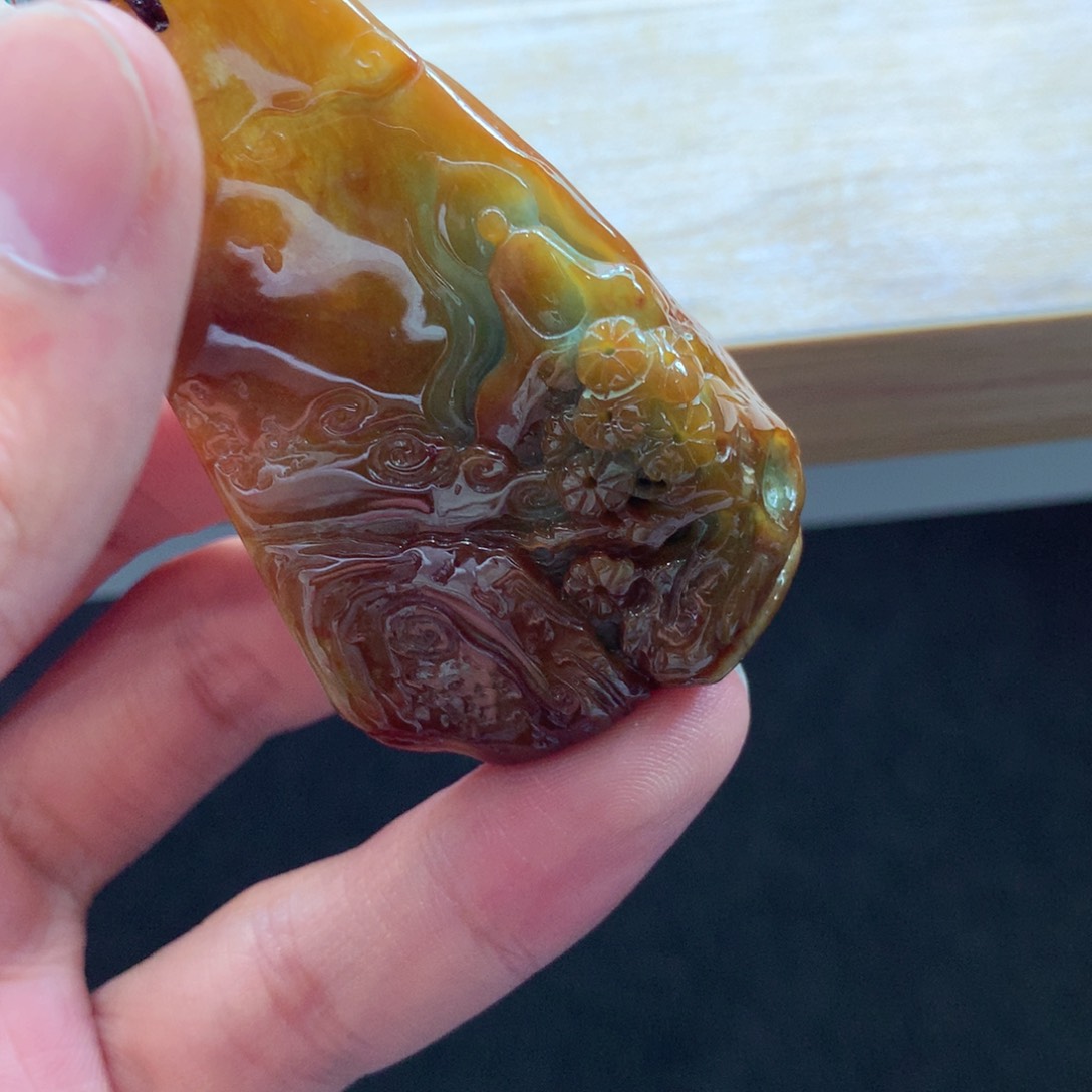 翡翠颈饰未镶嵌吊坠