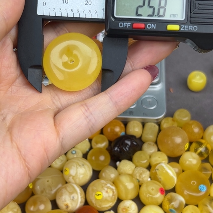 琥珀裸石未镶嵌微瑕239