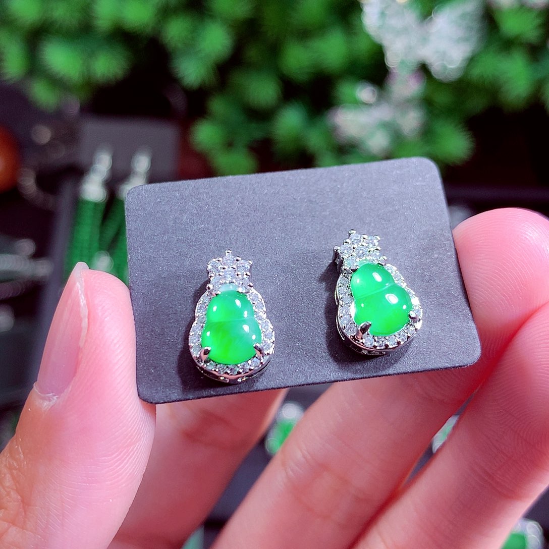 颈饰未镶嵌翡翠天然