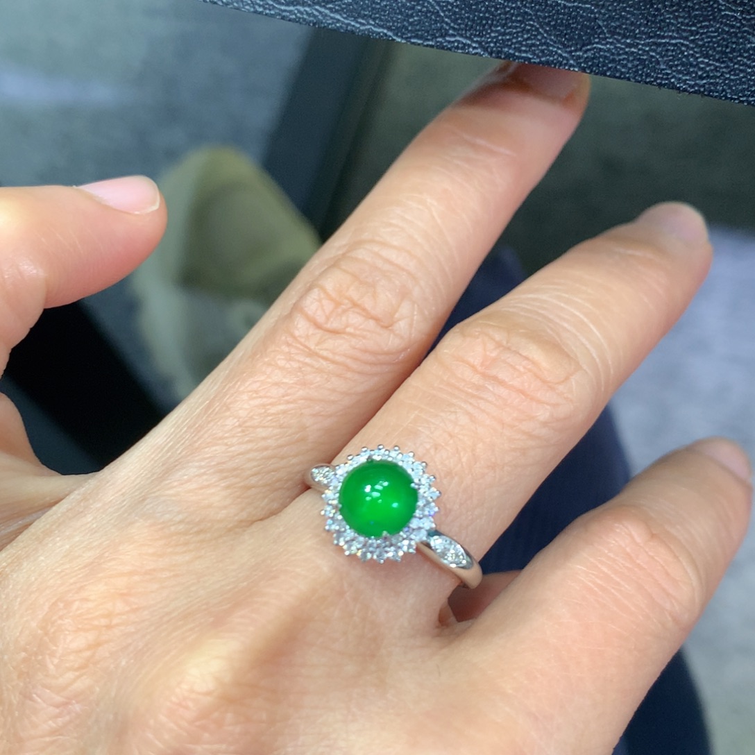 翡翠18K金镶嵌戒指