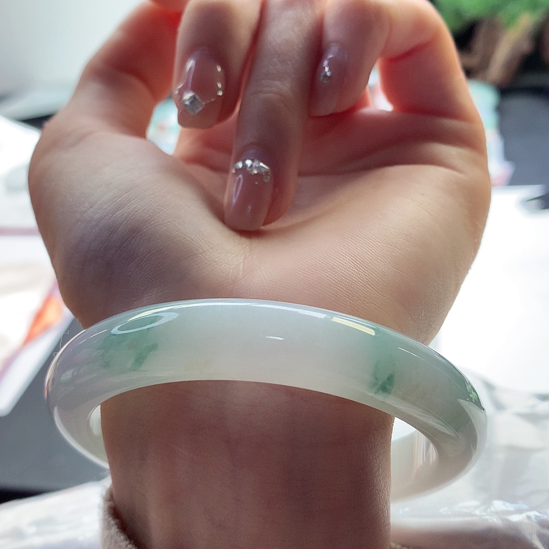 翡翠手镯未镶嵌天然翡翠59-60晴水飘绿花