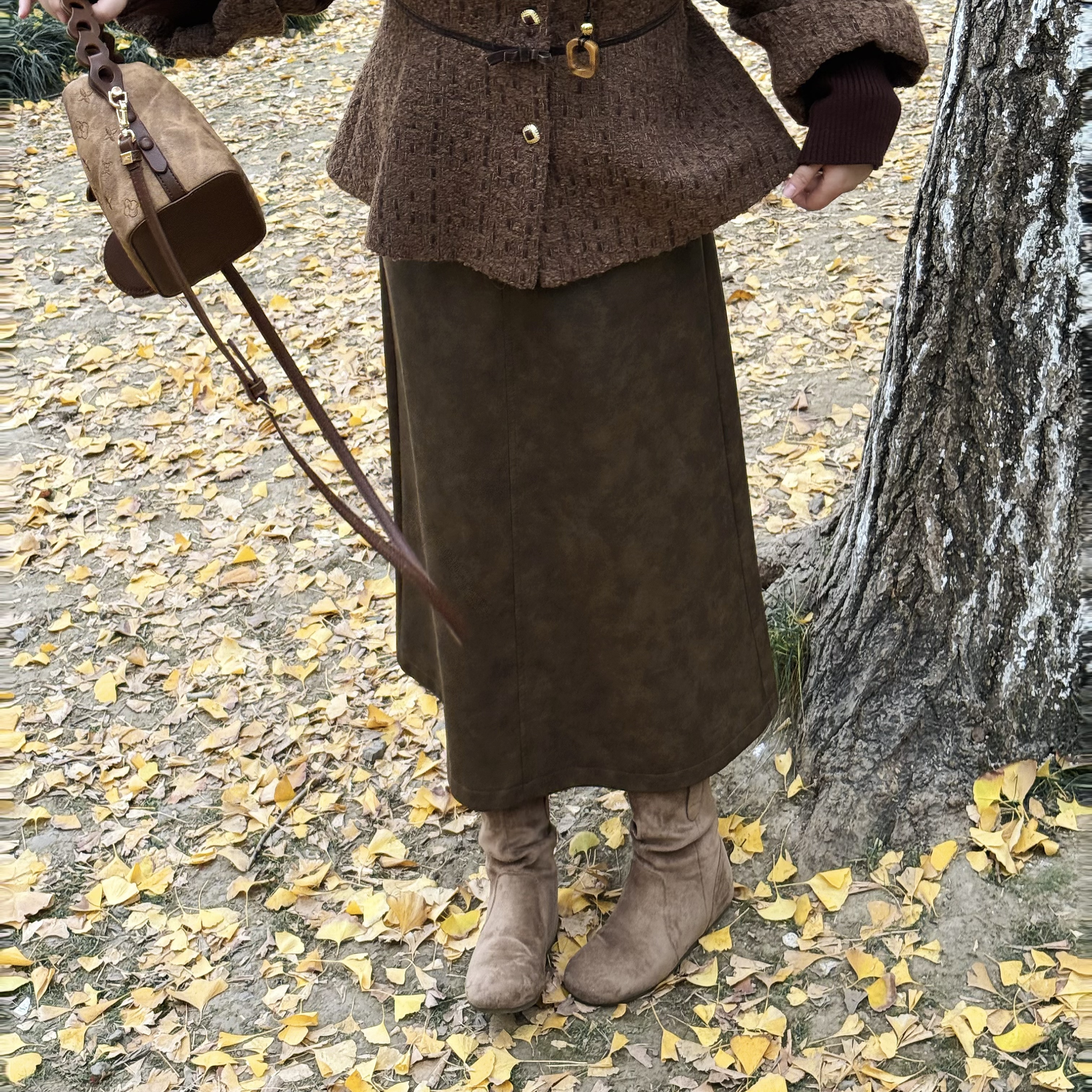 楠序【秋日漫步】源子微胖女装 2025秋冬皮裙大码显瘦半身裙YZ37093