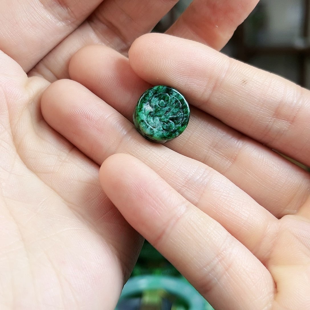 翡翠颈饰未镶嵌吊坠