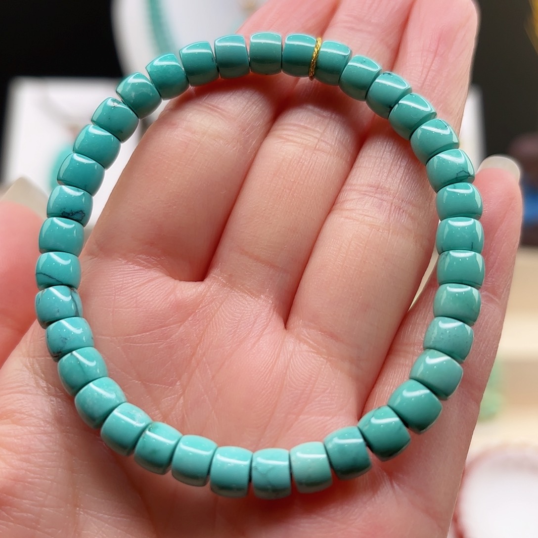 绿松石配饰未镶嵌江**画