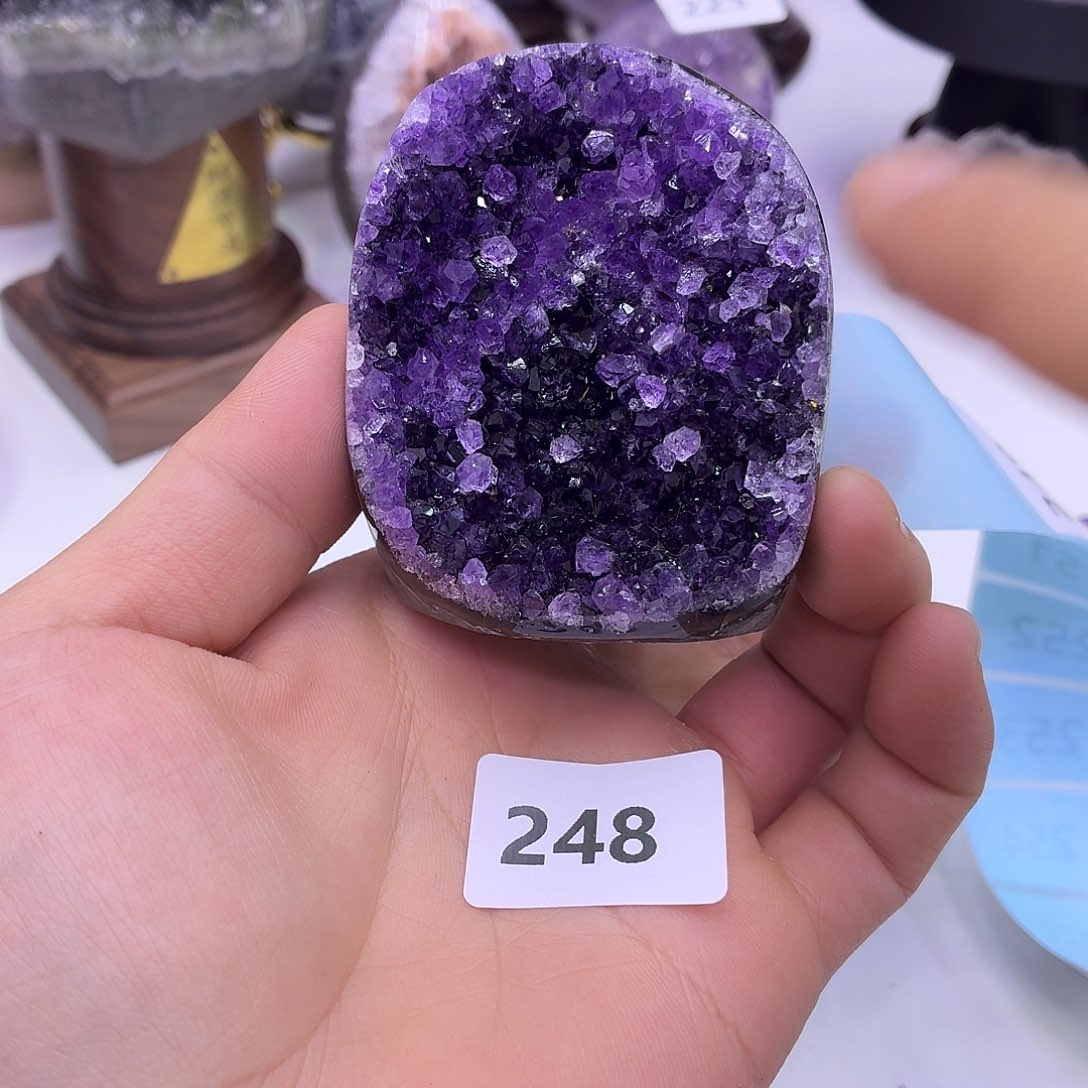 水晶大型摆件（非配饰）未镶嵌