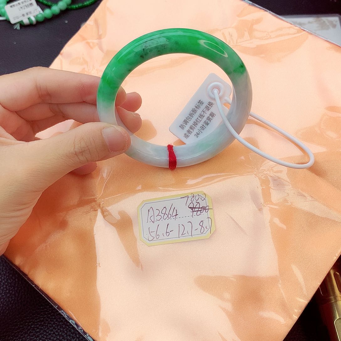 翡翠未镶嵌手镯翡翠