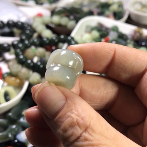 未镶嵌和田玉（糖玉）手机链雨*?