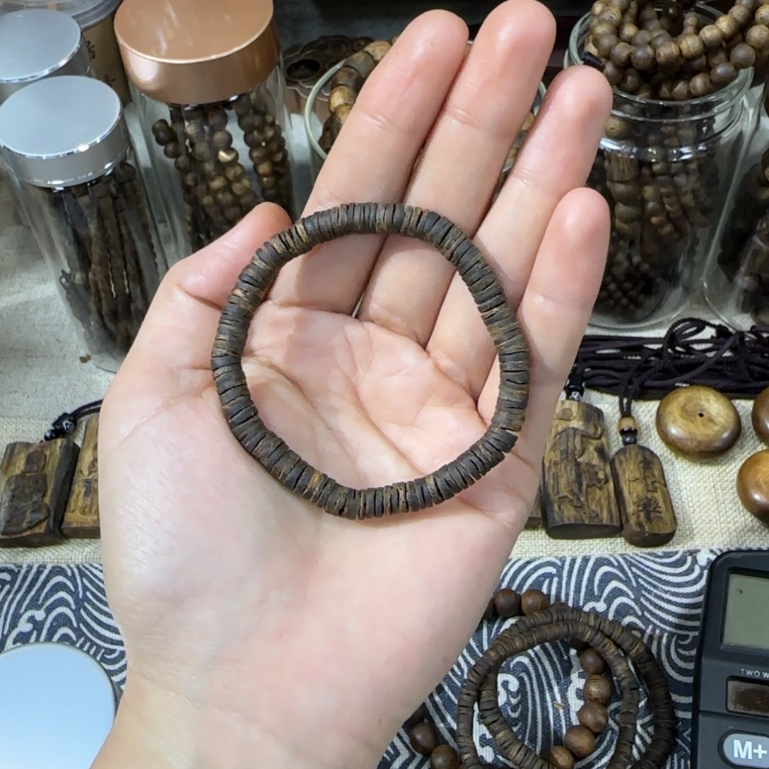 沉香手串片片珠5.4克